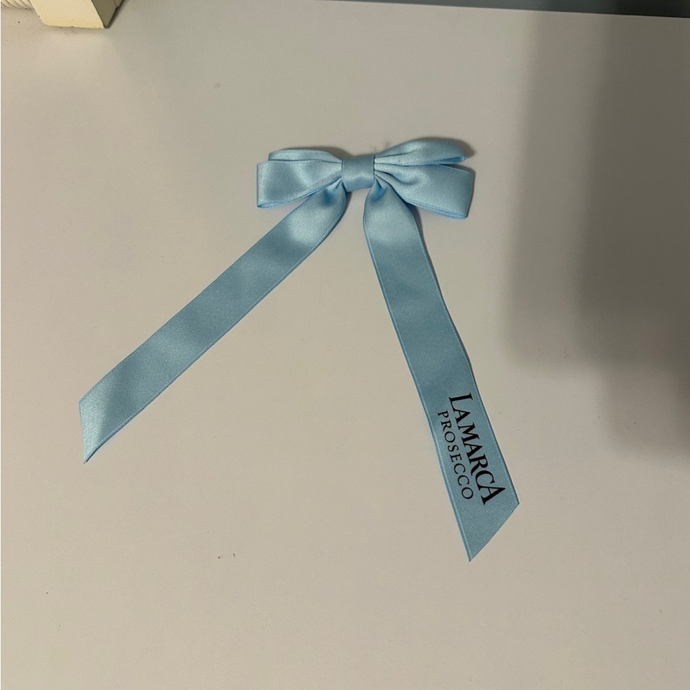 La Marca Prosecco Light Blue Ribbon Bow